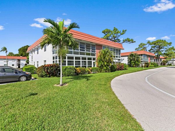 2600 SE Ocean Boulevard, Unit Aa8, Stuart, FL 34996