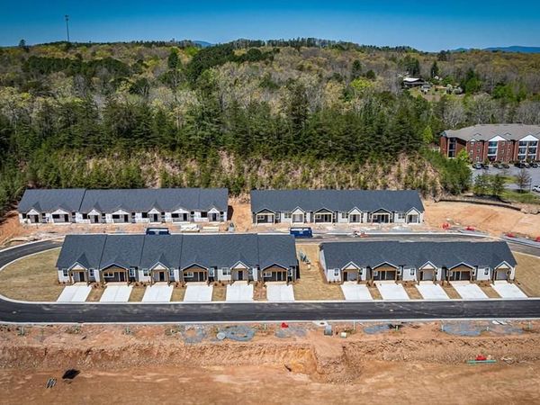 Unit 32 Grove Loop, Blue Ridge, GA 30513
