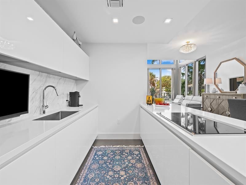 701 N Fort Lauderdale Beach Boulevard, Unit TH1, Fort Lauderdale, FL 33304 Photo