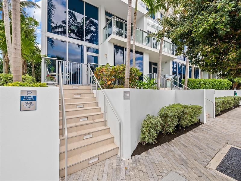 701 N Fort Lauderdale Beach Boulevard, Unit TH1, Fort Lauderdale, FL 33304 Photo