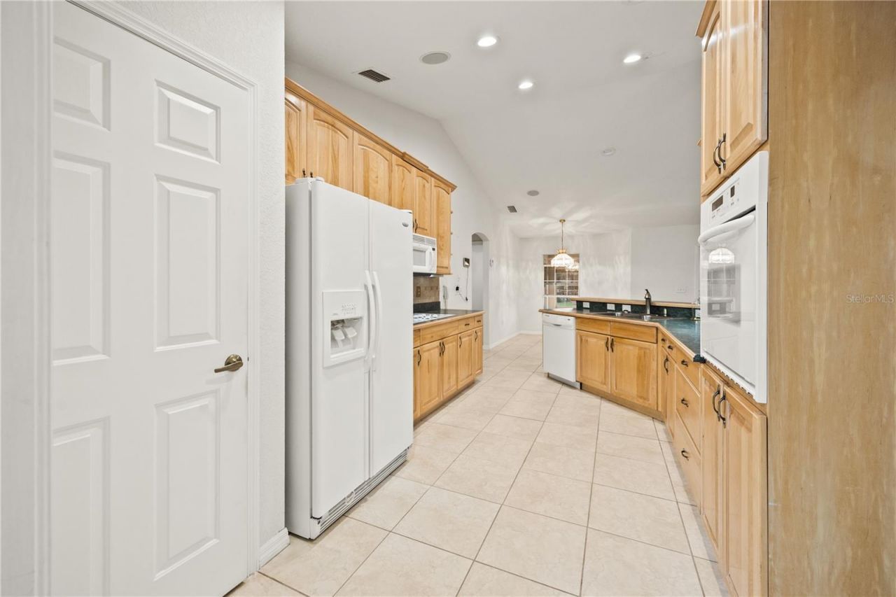 6208 SE 54th Trail, Center Hill, FL 33514 Photo