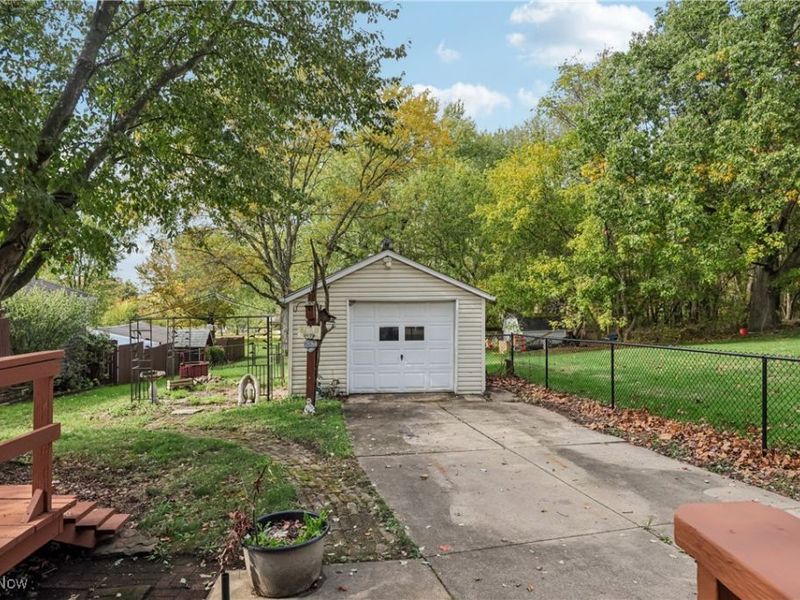 1674 Betz Drive, Akron, OH 44306 Photo 27