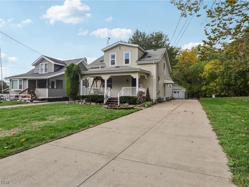 1674 Betz Drive, Akron, OH 44306 Photo 4