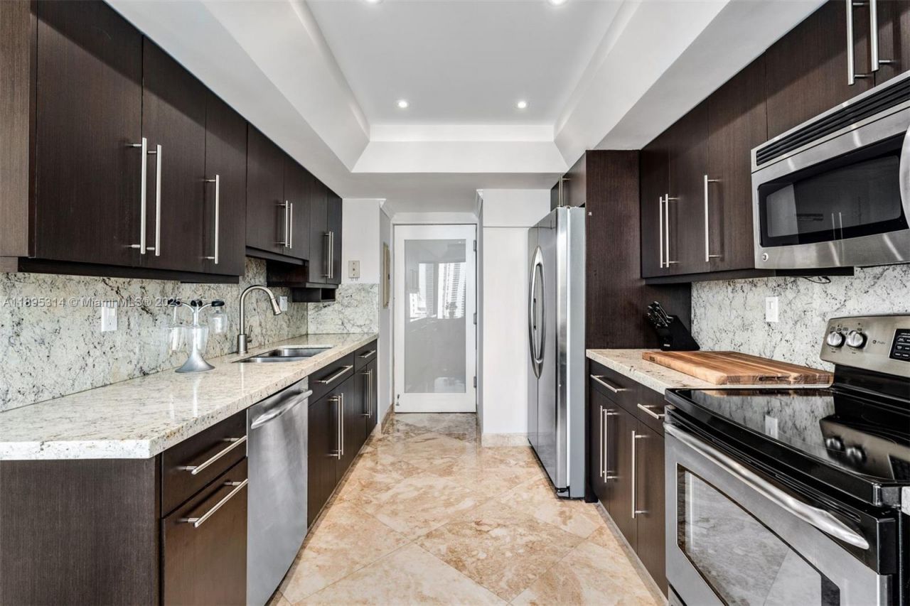 520 Brickell Key Dr, Unit A1716, Miami, FL 33131 Photo