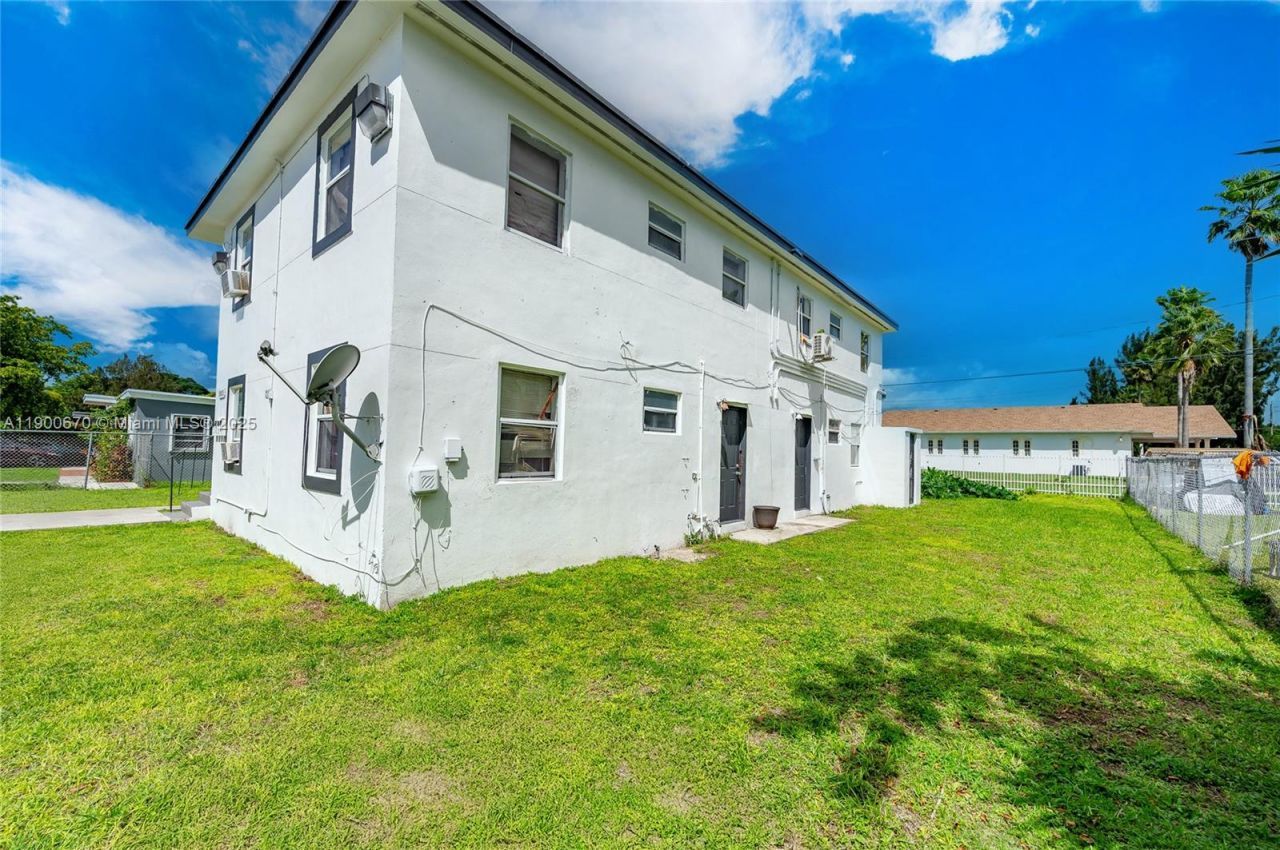 10015 SW 170th Ter, Unit 2, Miami, FL 33157 Photo