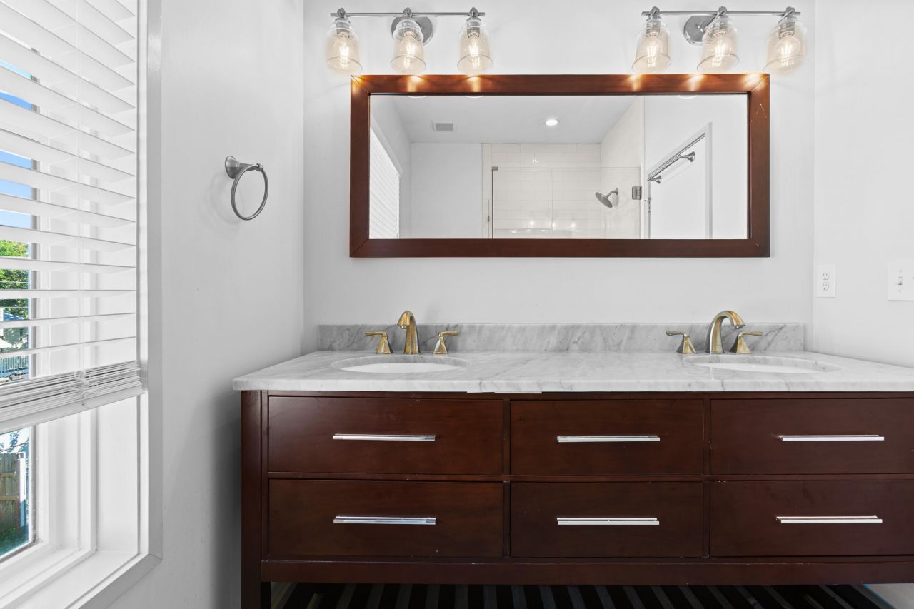 29 Hanover Street Photo 13