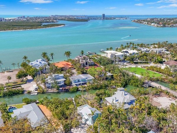 111 FAUBEL STREET, SARASOTA, FL 34242