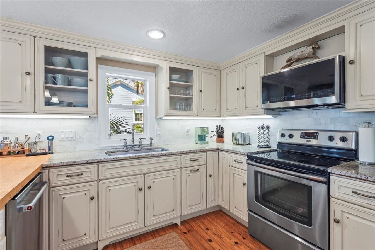 111 Faubel Street, Sarasota, FL 34242 Photo