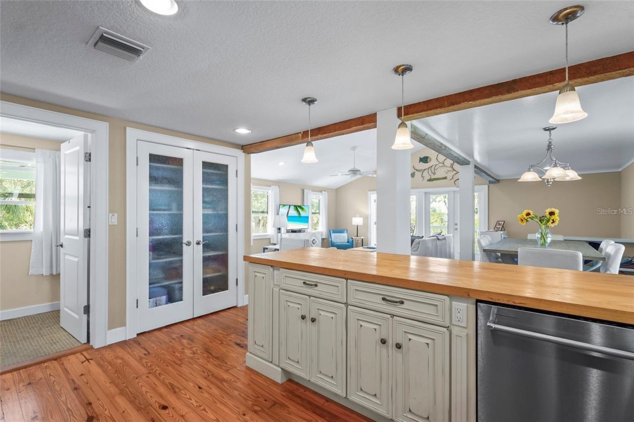 111 Faubel Street, Sarasota, FL 34242 Photo