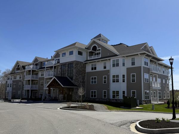1 Longview Drive, Unit 205, Atkinson, NH 03811