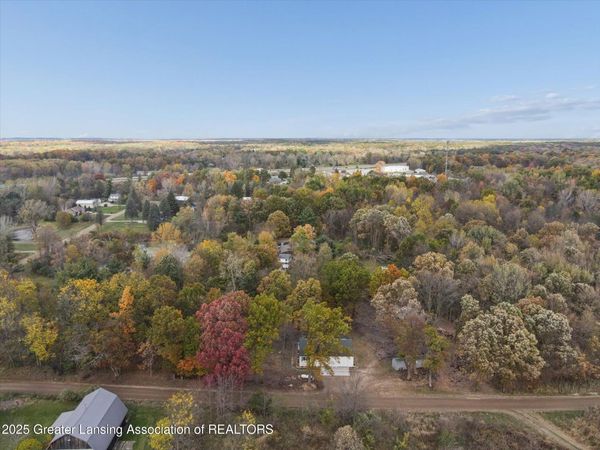 9595 E State Road, Haslett, MI 48840