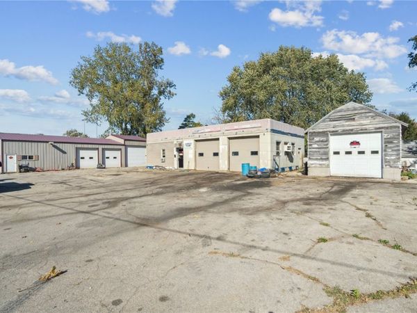 318 E Business 30, Lisbon, IA 52253