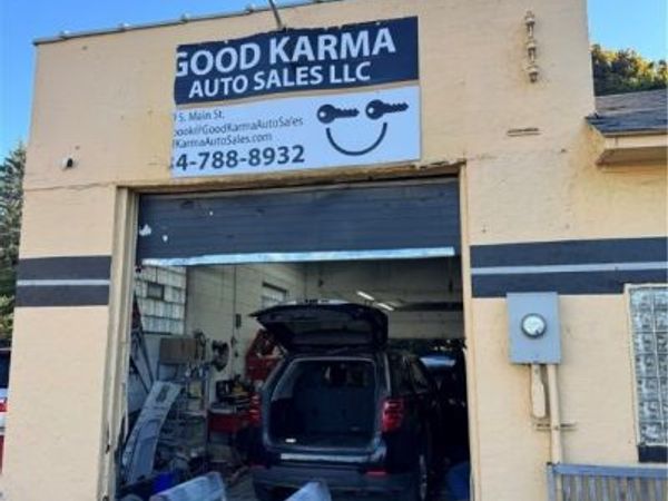 1379 S Main Street, Akron, OH 44301