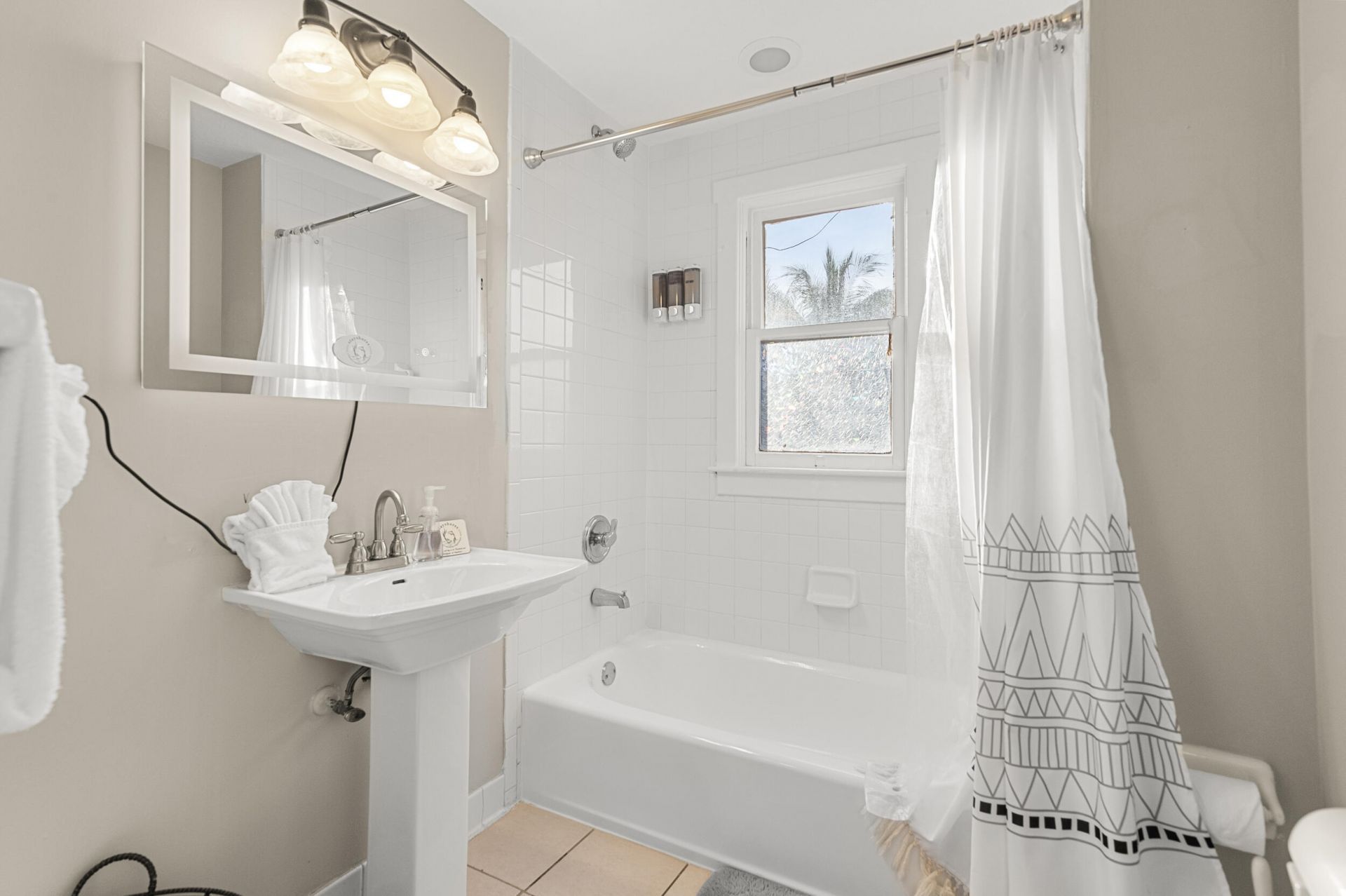 643 36th Street, West Palm Beach, FL 33407 Photo