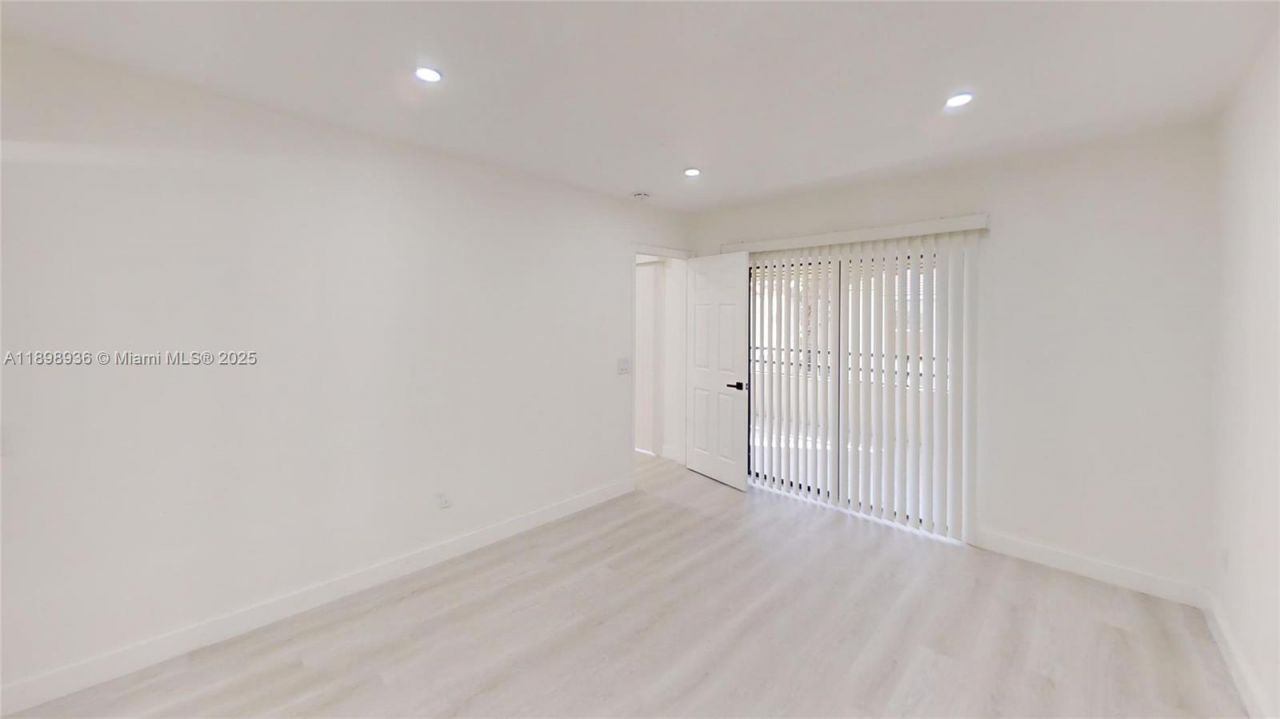 20230 NE 3rd Ct, Unit 6, Miami, FL 33179 Photo