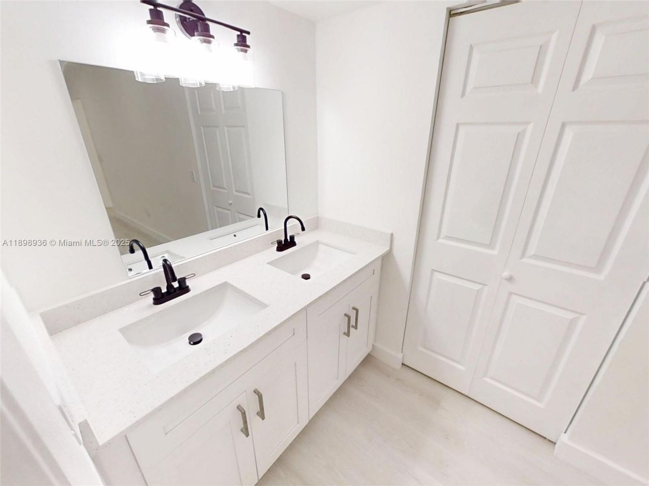 20230 NE 3rd Ct, Unit 6, Miami, FL 33179 Photo