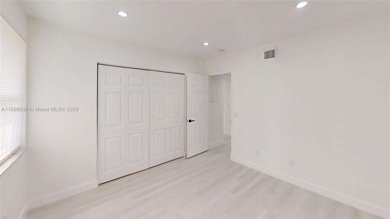 20230 NE 3rd Ct, Unit 6, Miami, FL 33179 Photo