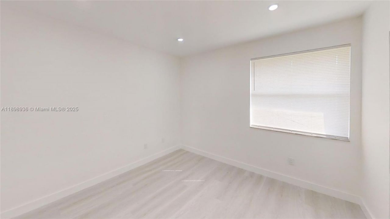 20230 NE 3rd Ct, Unit 6, Miami, FL 33179 Photo