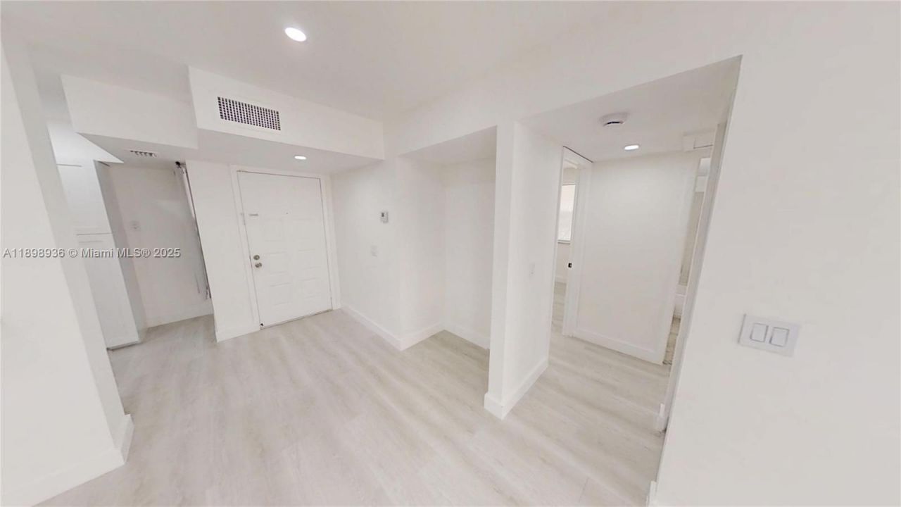 20230 NE 3rd Ct, Unit 6, Miami, FL 33179 Photo