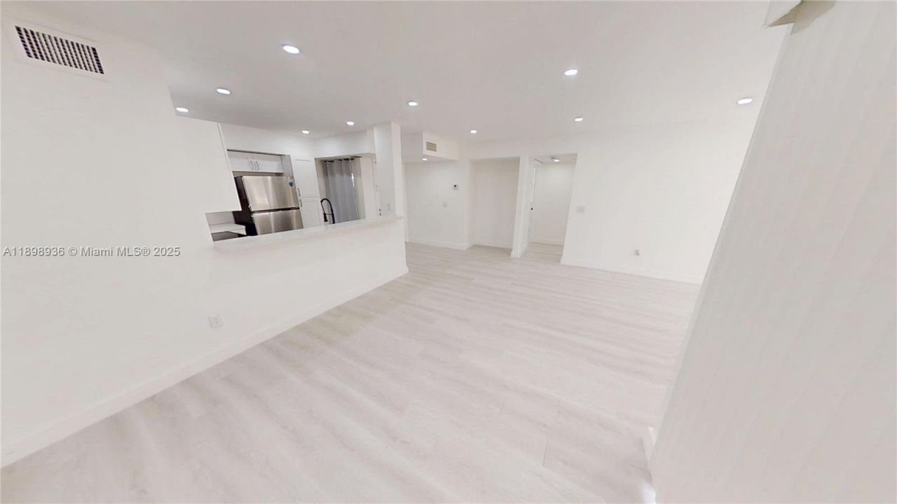 20230 NE 3rd Ct, Unit 6, Miami, FL 33179 Photo