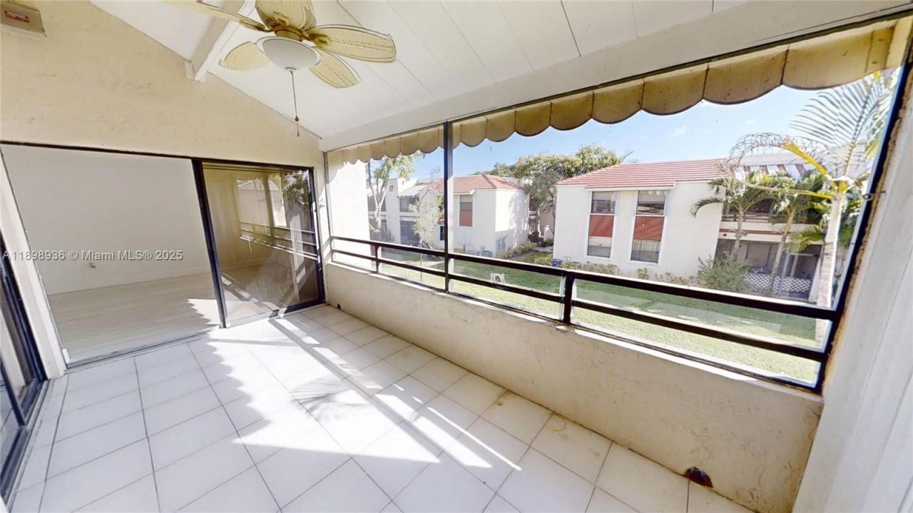 20230 NE 3rd Ct, Unit 6, Miami, FL 33179 Photo