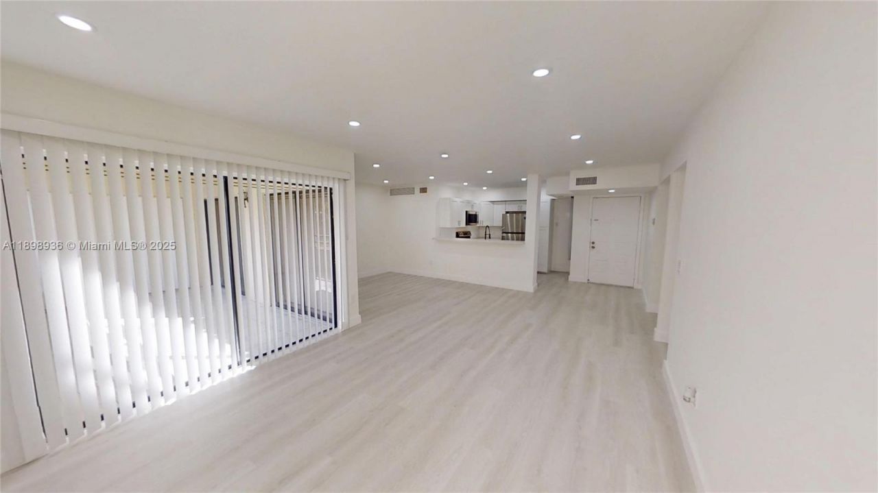 20230 NE 3rd Ct, Unit 6, Miami, FL 33179 Photo