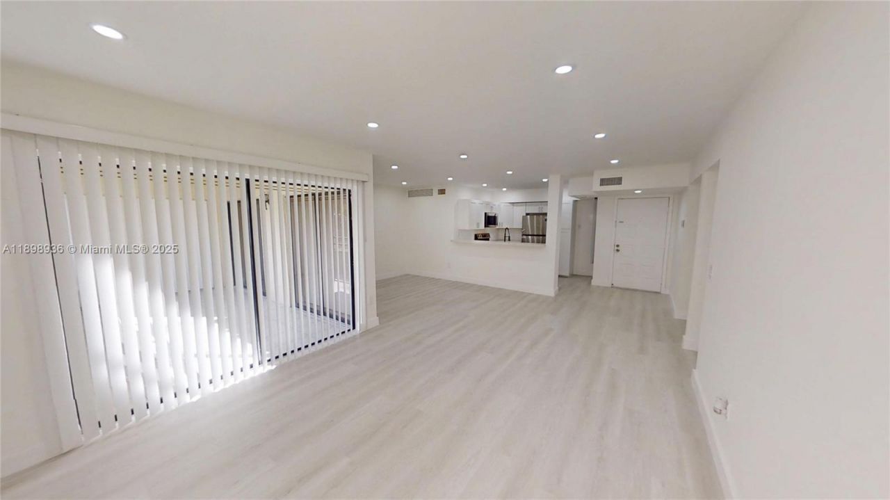 20230 NE 3rd Ct, Unit 6, Miami, FL 33179 Photo