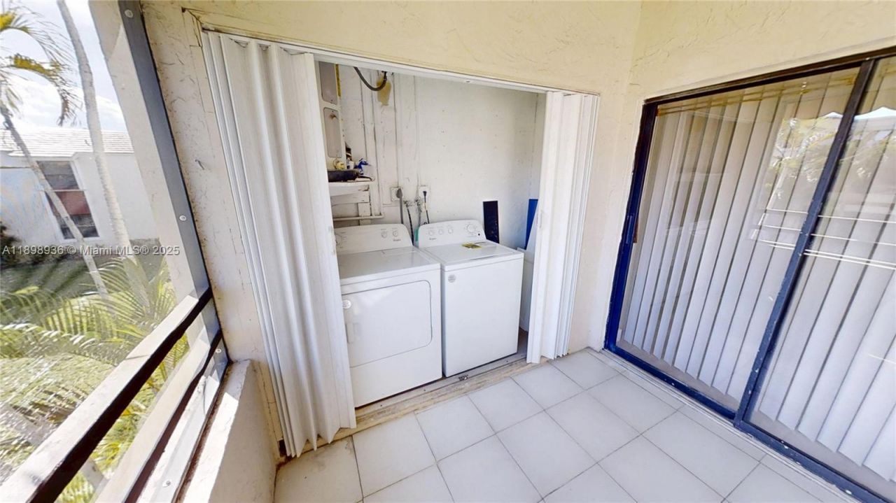 20230 NE 3rd Ct, Unit 6, Miami, FL 33179 Photo