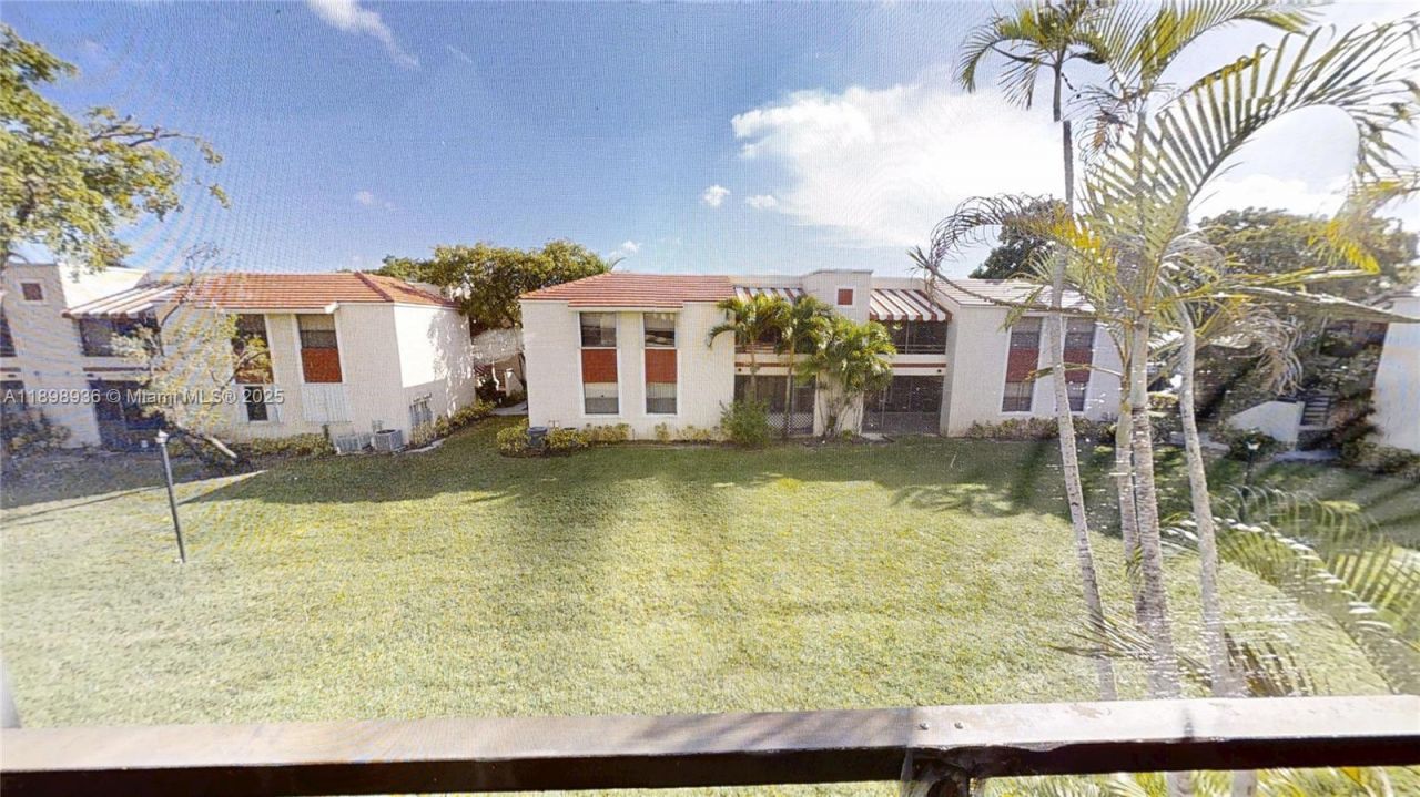 20230 NE 3rd Ct, Unit 6, Miami, FL 33179 Photo