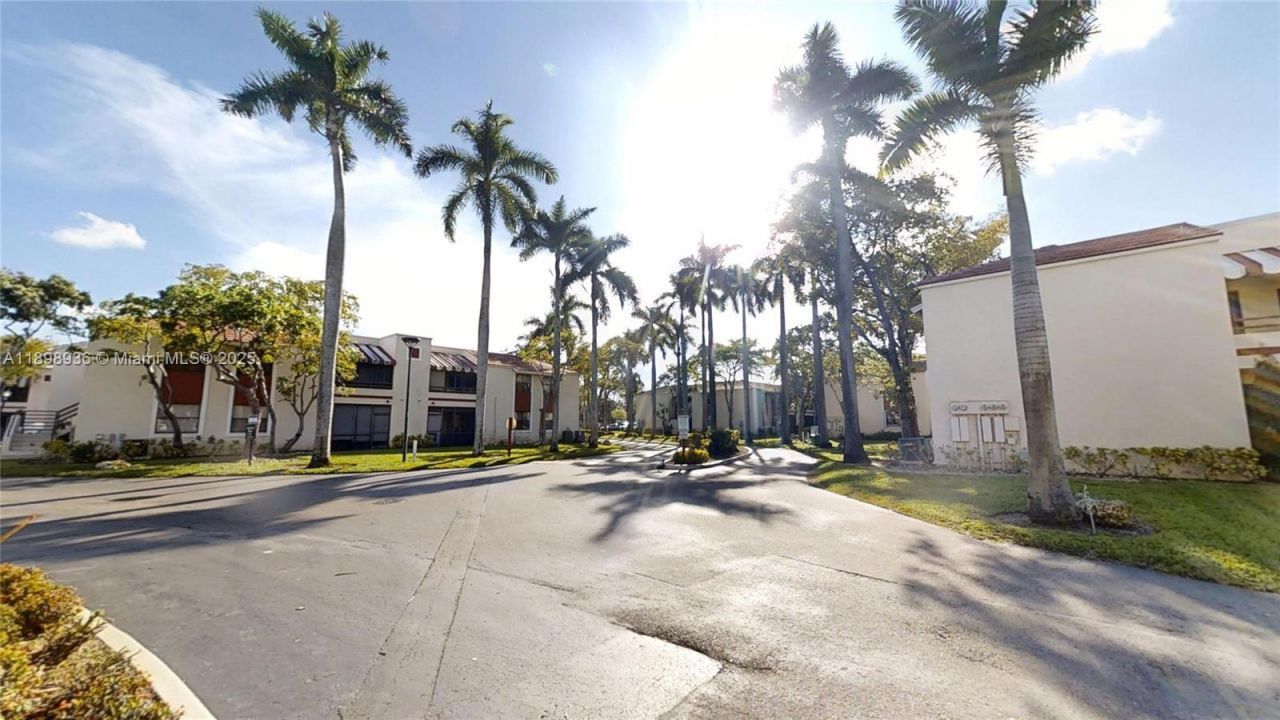 20230 NE 3rd Ct, Unit 6, Miami, FL 33179 Photo