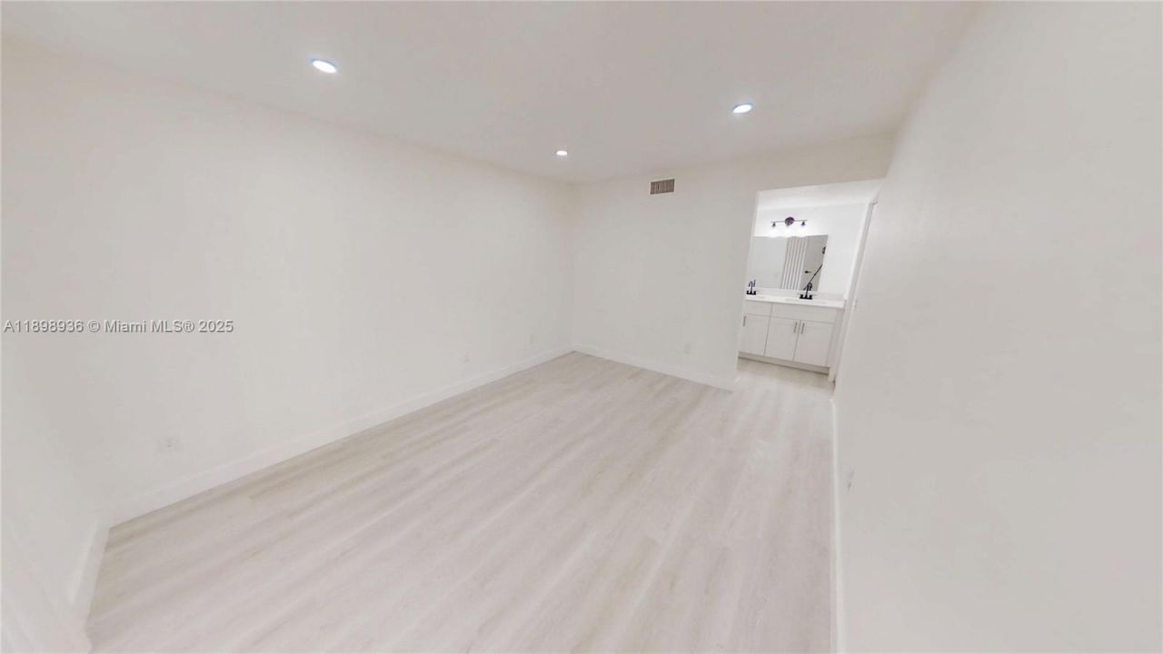 20230 NE 3rd Ct, Unit 6, Miami, FL 33179 Photo