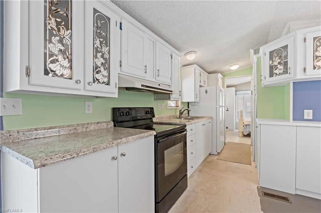 5756 Pink Panther Dr, Fort Myers, FL 33908 Photo