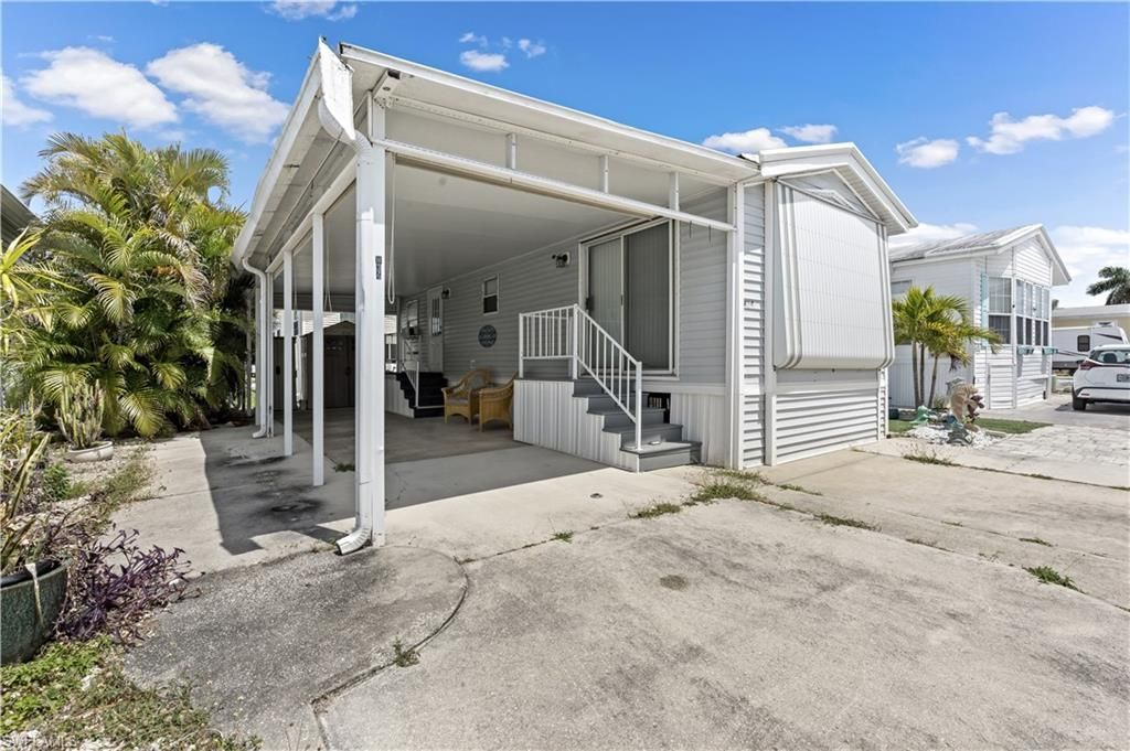 5756 Pink Panther Dr, Fort Myers, FL 33908 Photo