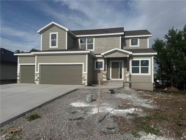 20727 Emerald Street, Spring Hill, KS 66083