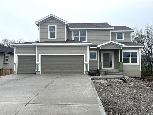 20727 Emerald Street, Spring Hill, KS 66083