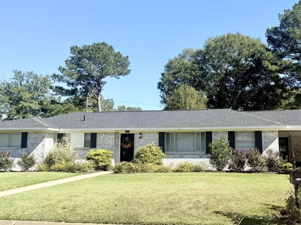 516 Chestnut Street, Grenada, MS 38901