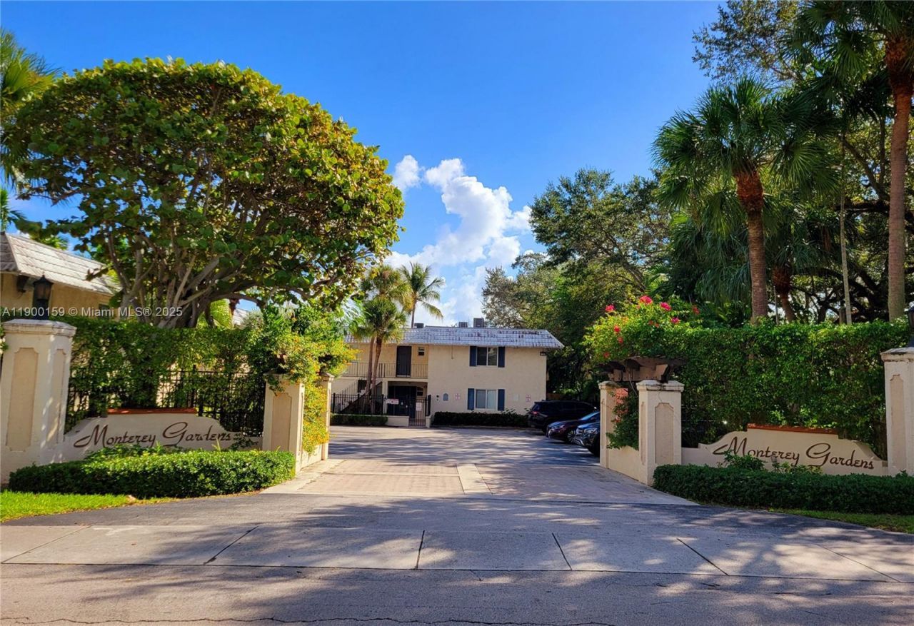 8609 SW 68th Ct, Unit 5, Pinecrest, FL 33156 Photo