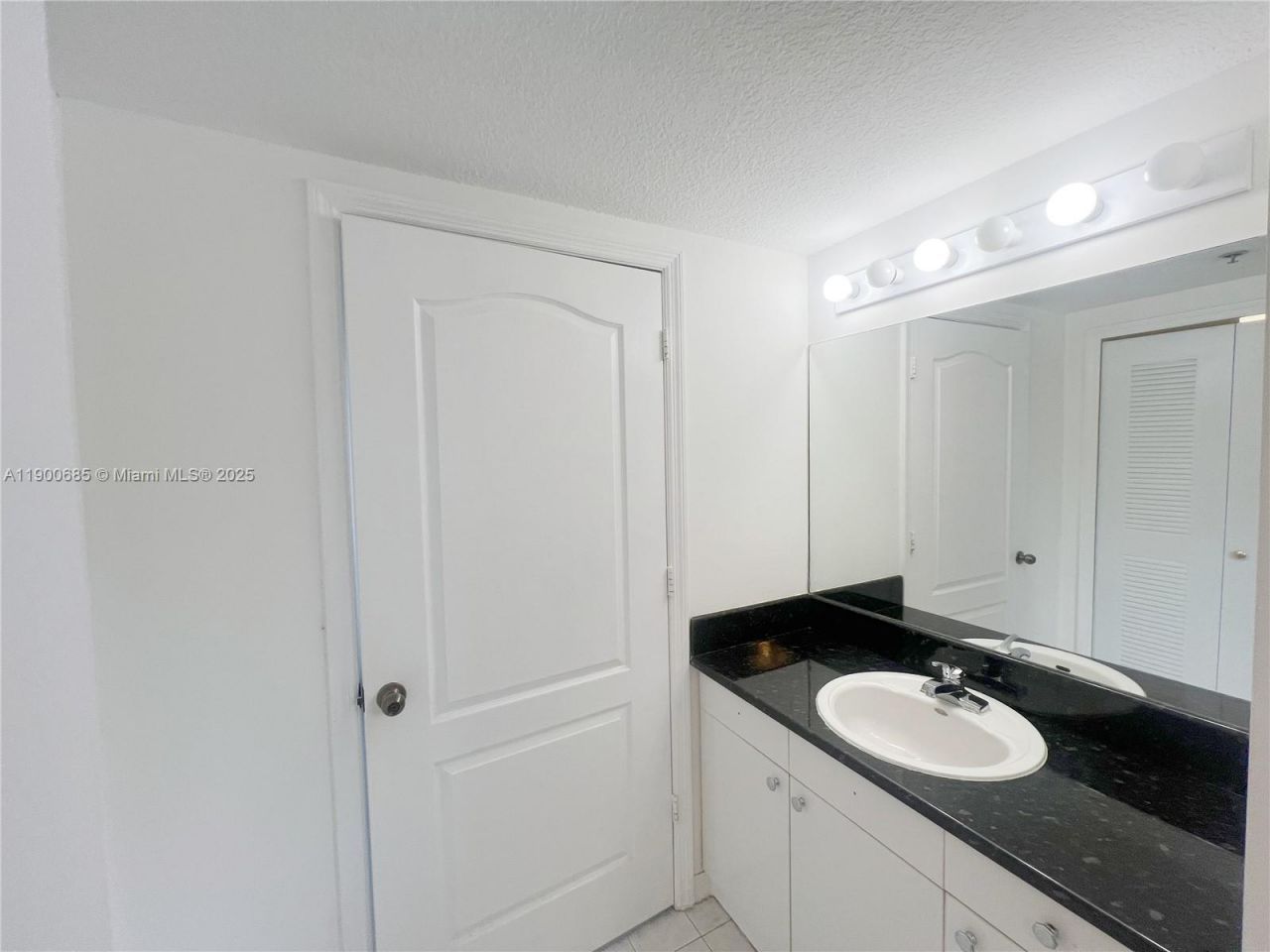 9340 Fontainebleau Blvd, Unit W206, Miami, FL 33172 Photo