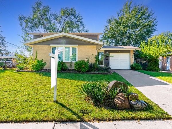 16524 Brockton Lane, Oak Forest, IL 60452