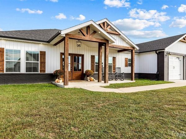 2706 M-Town Drive, Mountain Grove, MO 65711