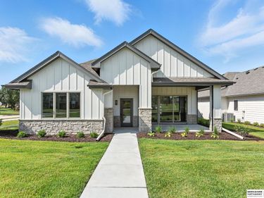 17531 Marinda Plaza, Omaha, NE 68130