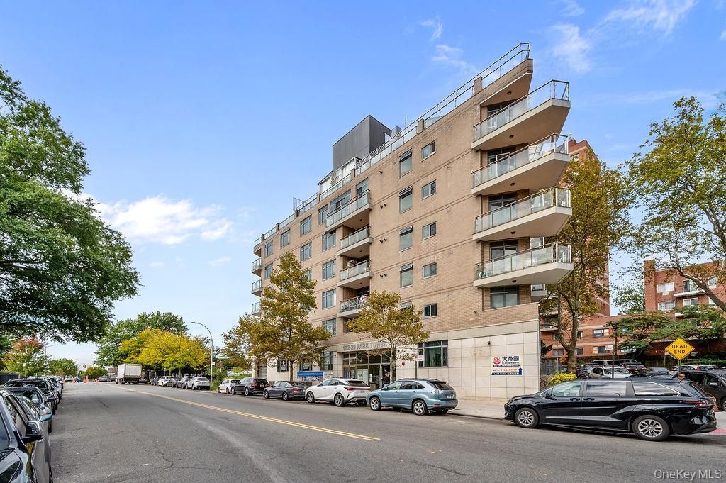 132-29 Blossom Avenue, Unit 2G, Flushing, NY 11355 Main Photo