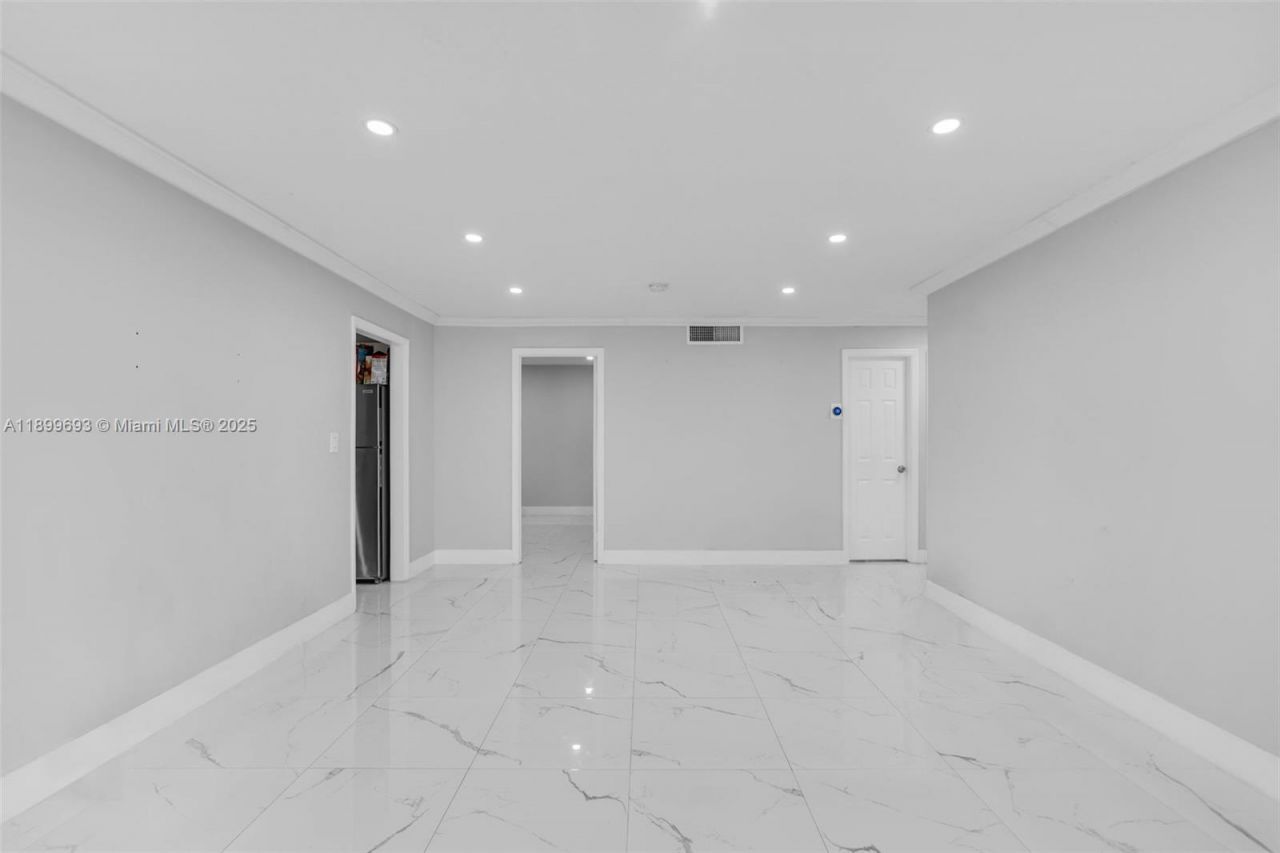 7101 W Sunrise Blvd, Unit A2, Plantation, FL 33313 Main Photo