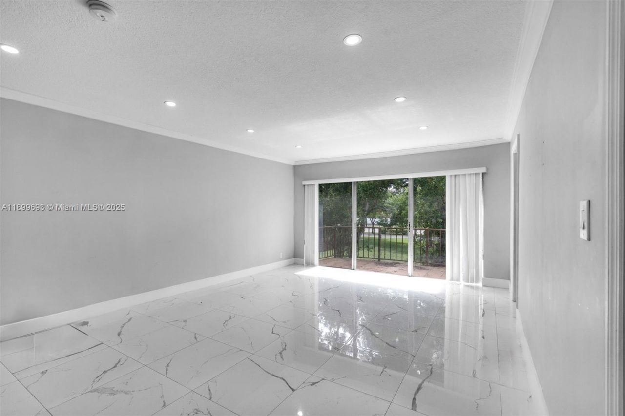 7101 W Sunrise Blvd, Unit A2, Plantation, FL 33313 Photo