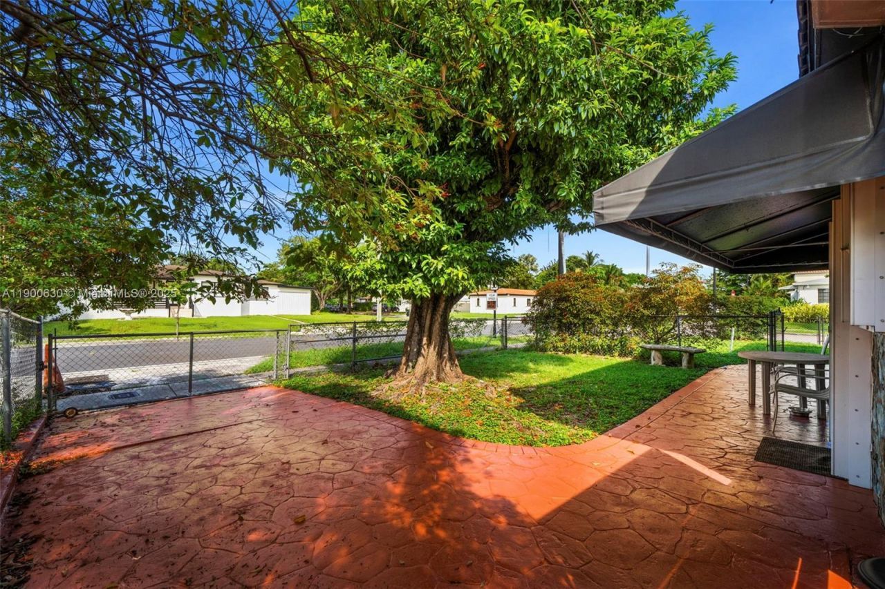 6150 SW 15th St, West Miami, FL 33144 Photo