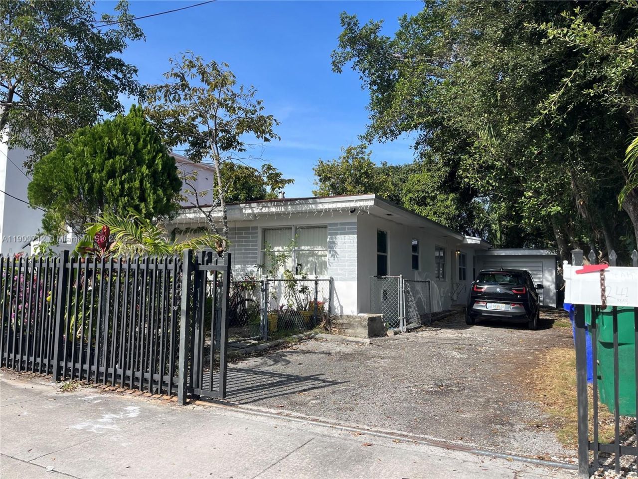 241 NW 32nd St, Miami, FL 33127 Photo
