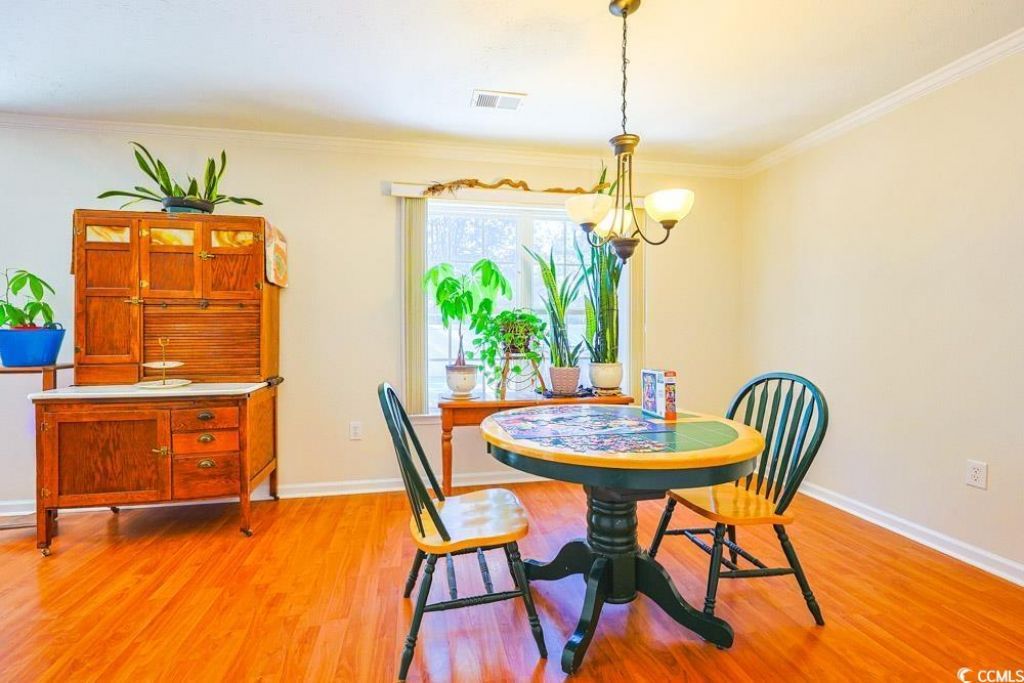 2033 Chadbury Ln. Photo 11