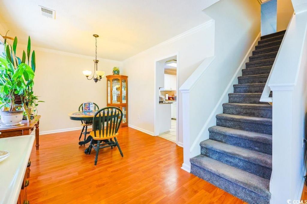 2033 Chadbury Ln. Photo 12