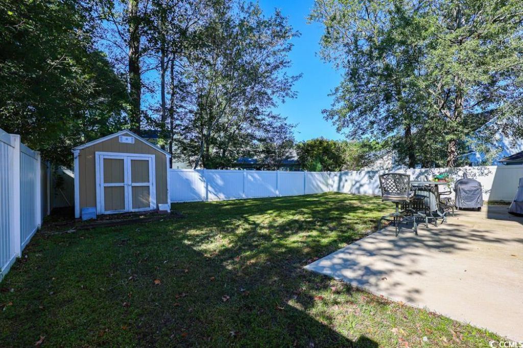 2033 Chadbury Ln. Photo 32