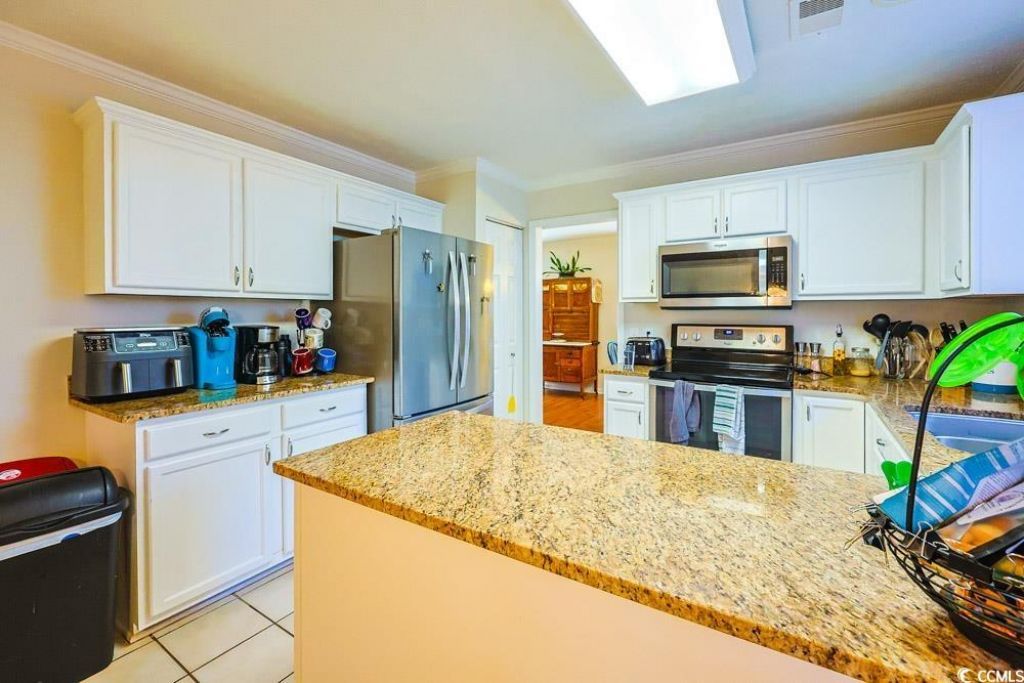 2033 Chadbury Ln. Photo 7